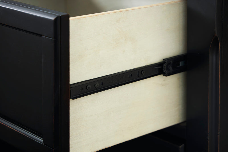 Chylanta Black Nightstand