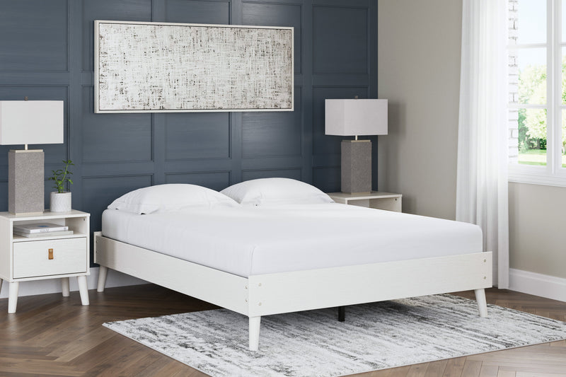 Aprilyn White Queen Platform Bed