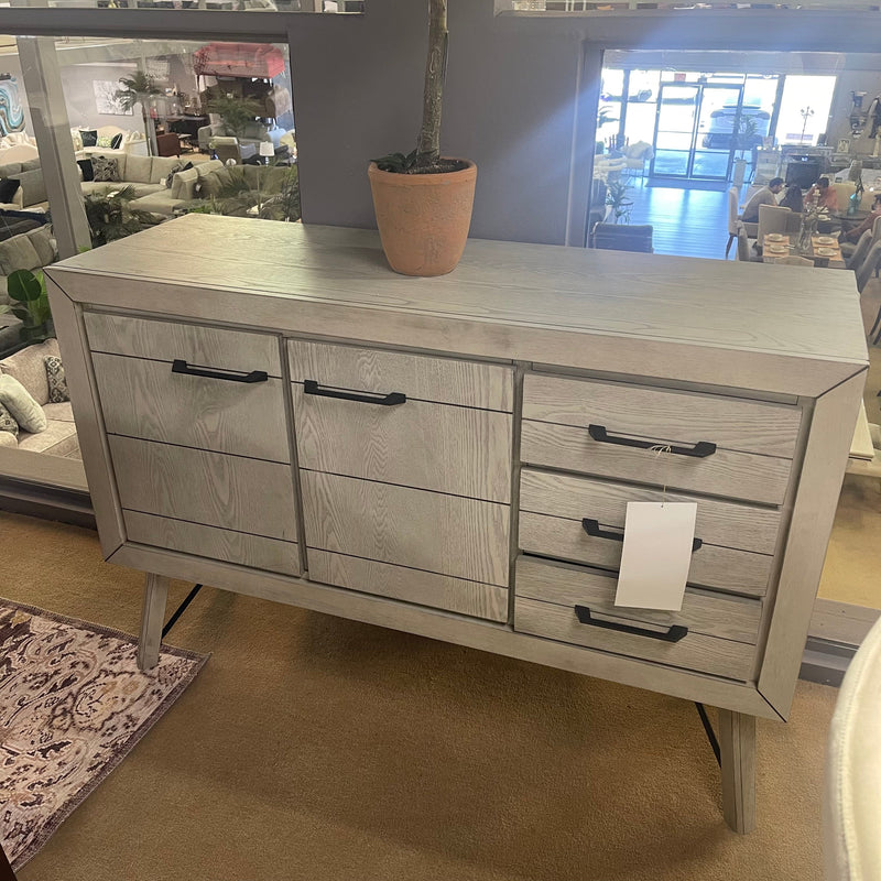 White Sands Vintage Chalk Console/Cabinet