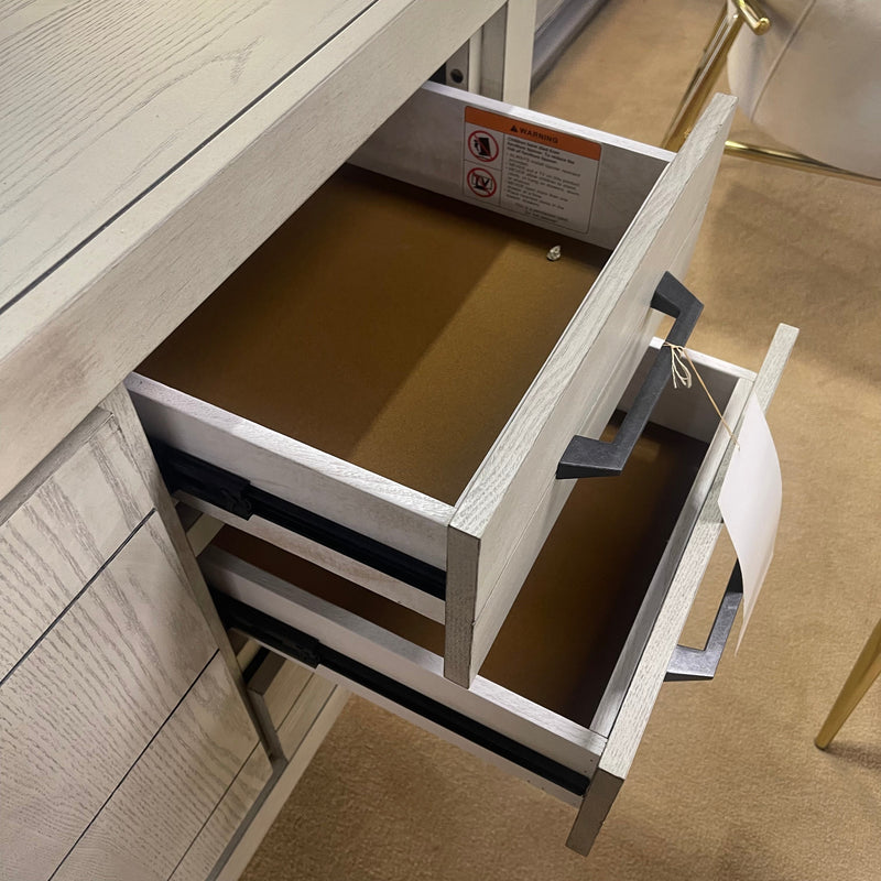 White Sands Vintage Chalk Console/Cabinet