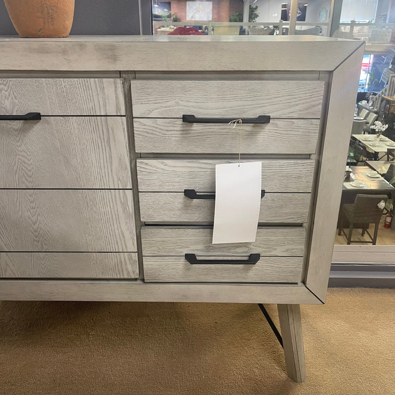 White Sands Vintage Chalk Console/Cabinet