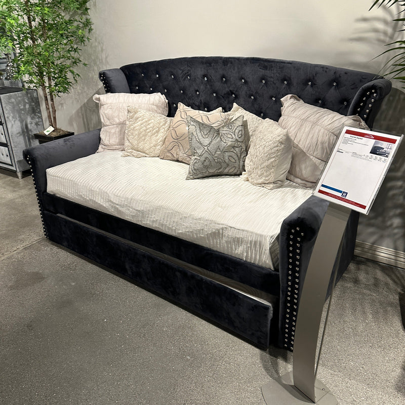 Scarlett Upholstered Tufted Twin Daybed w/ Trundle