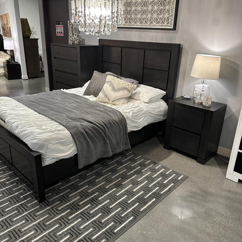 [HOT DEAL] 🔥 Lorenzo Dark Grey Queen Bedroom Set