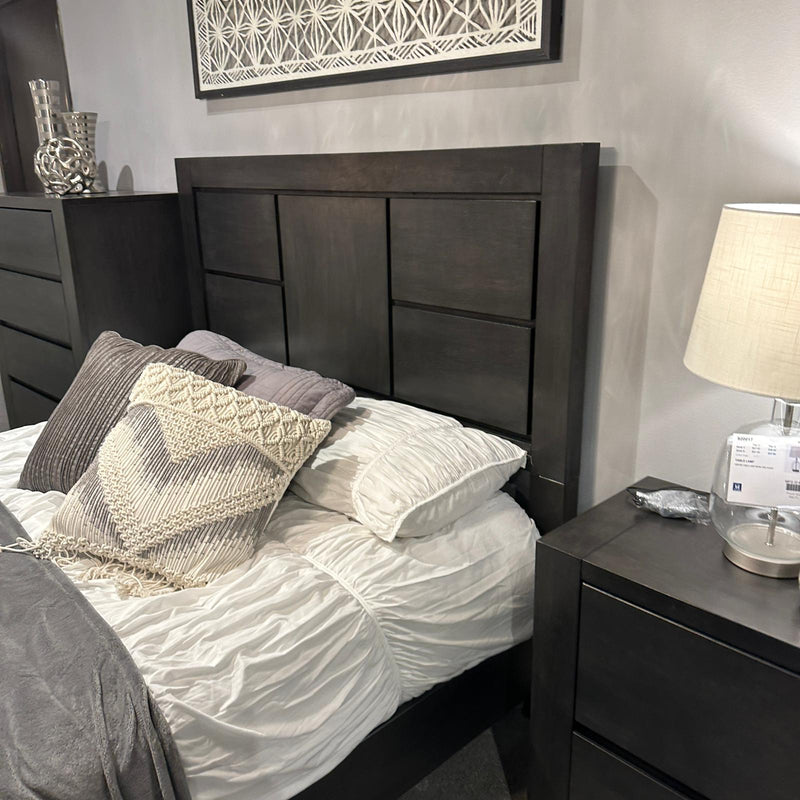 [HOT DEAL] 🔥 Lorenzo Dark Grey Queen Bedroom Set