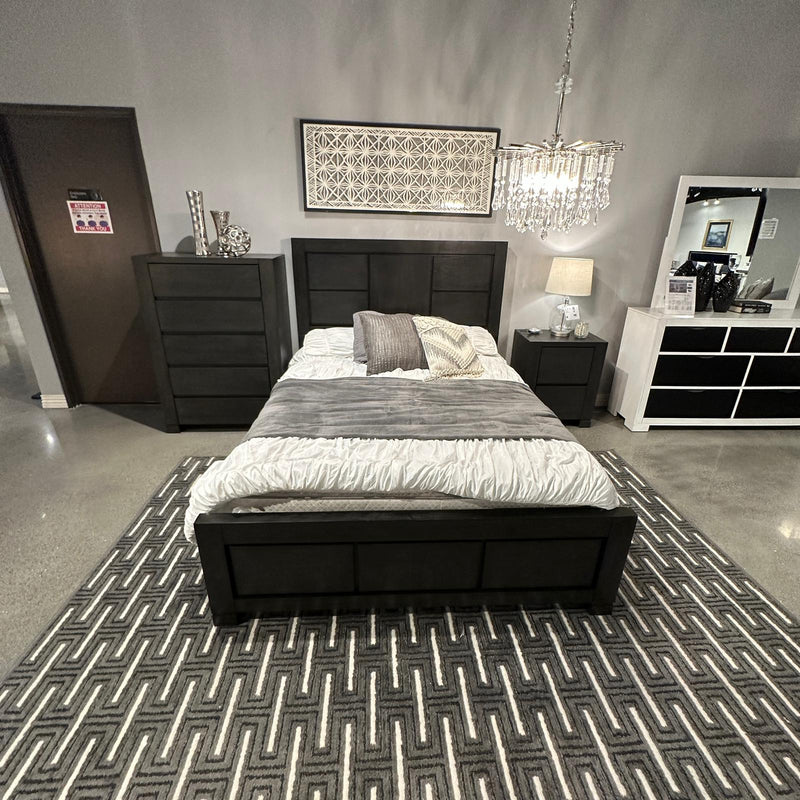 [HOT DEAL] 🔥 Lorenzo Dark Grey Queen Bedroom Set