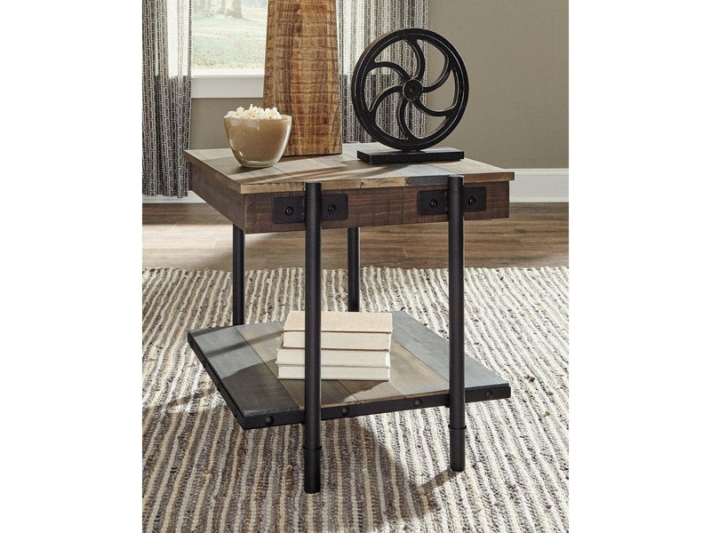 Bostweil End Table - Ornate Home