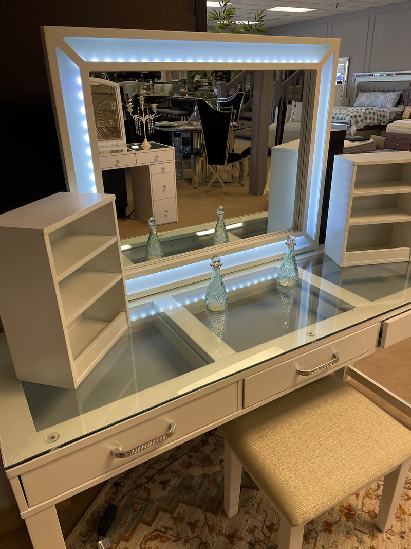 [HOT SALE] 🔥 Stephanie White Vanity Set / 3pc