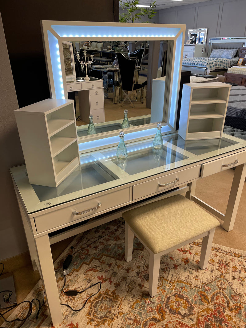 [HOT SALE] 🔥 Stephanie White Vanity Set / 3pc