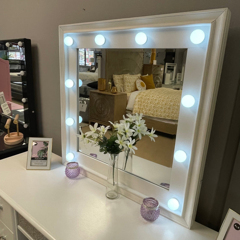 Barzini White 7 Drawer Vanity Desk w/ Lighted Mirror